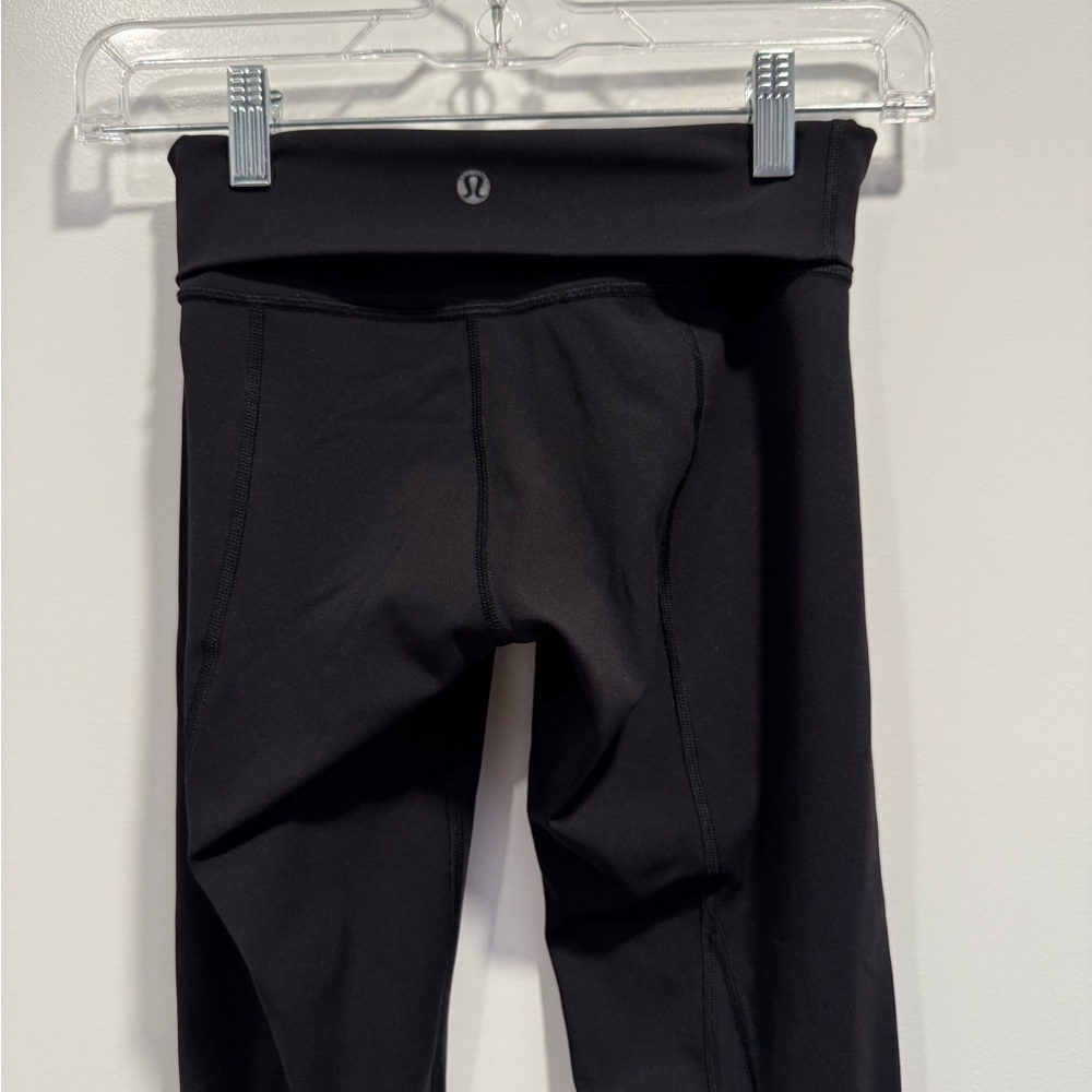 Lululemon leggings size 4 with foldable waistband and Scalloped edge